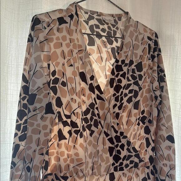 Richard Allen x H&M Brown and Black and Cream colour Dress with Bishop Sleeves - Picture 3 of 8